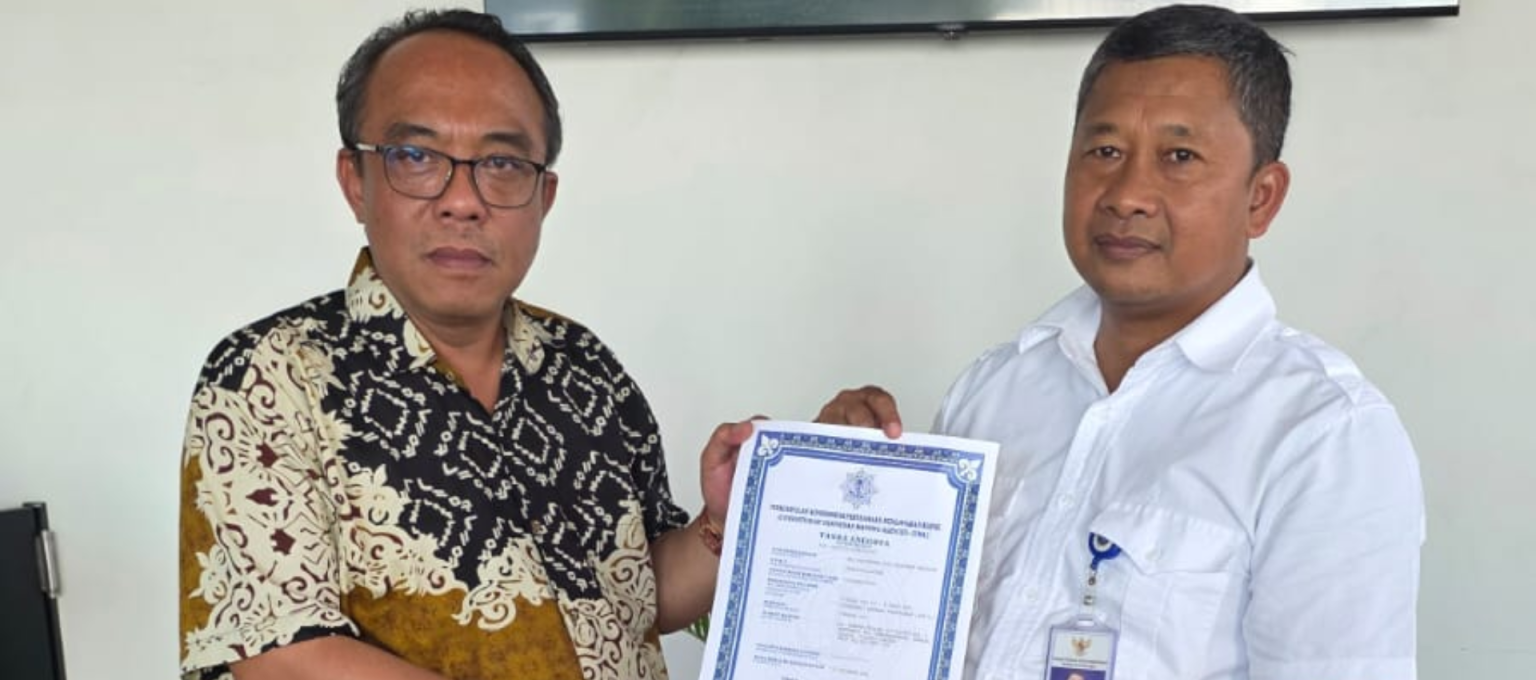 Penyerahan Sertifikat Tanda Keanggotaan Kepada BLU PIP MAKASSAR STAR CREWING AGENCY